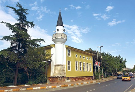 İshak Paşa Camii